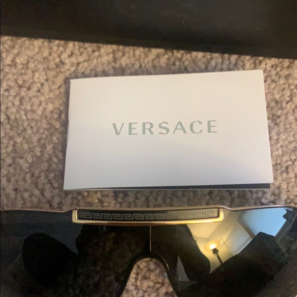 Brand new Versace sunglasses - Picture 2 of 5